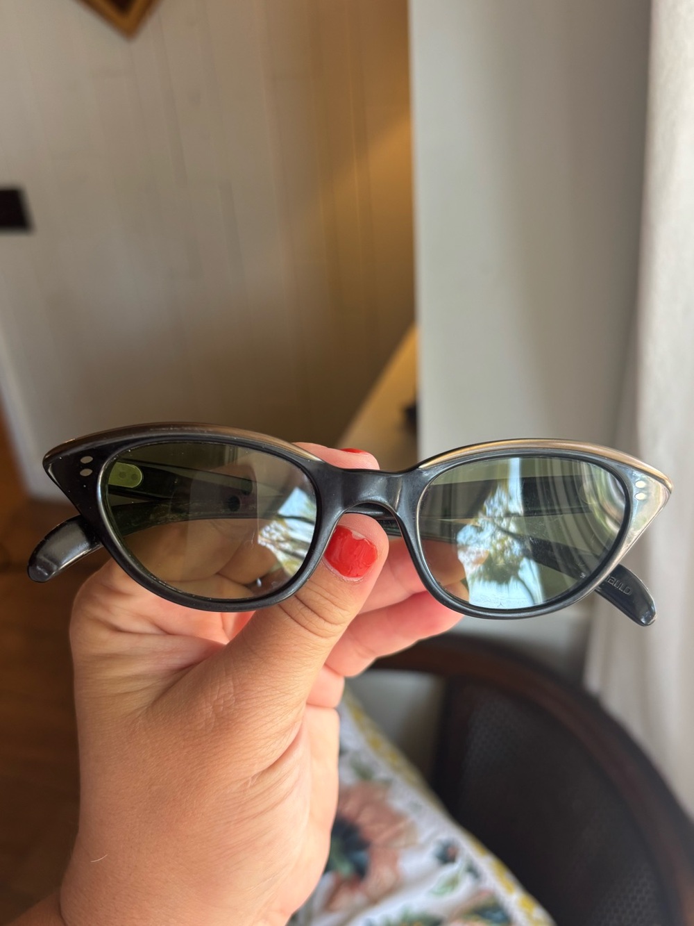 Vintage 1960s Renauld of France 45020 Cat-Eye Sunglasses Retro Black 60s Mod